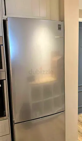 Bosch New Version Bottom Freezer Refrigerator Like New