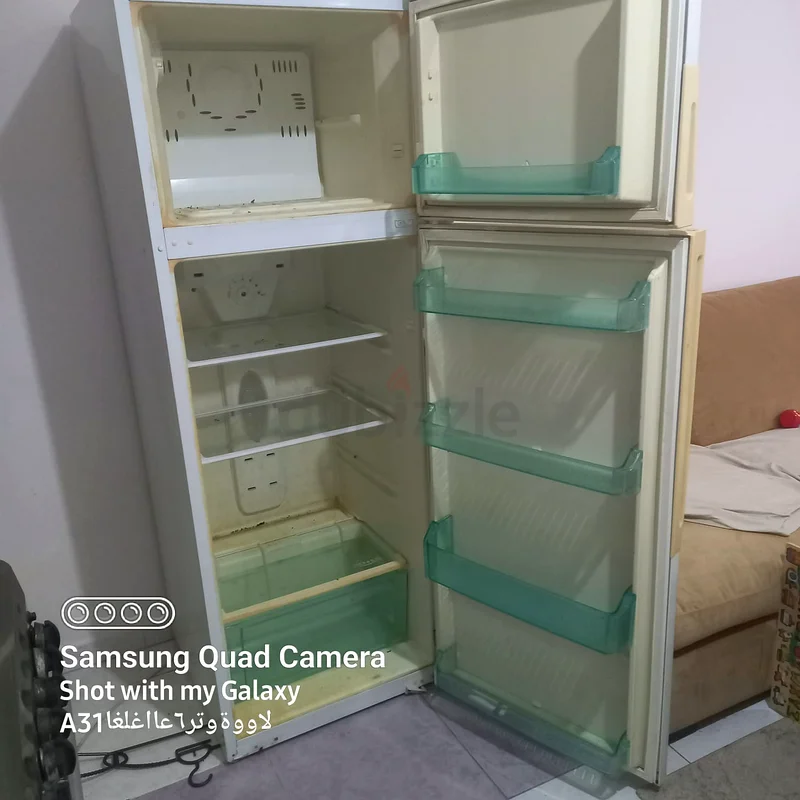 Medium size TEKA fridge in excellent condition.63251345498241112