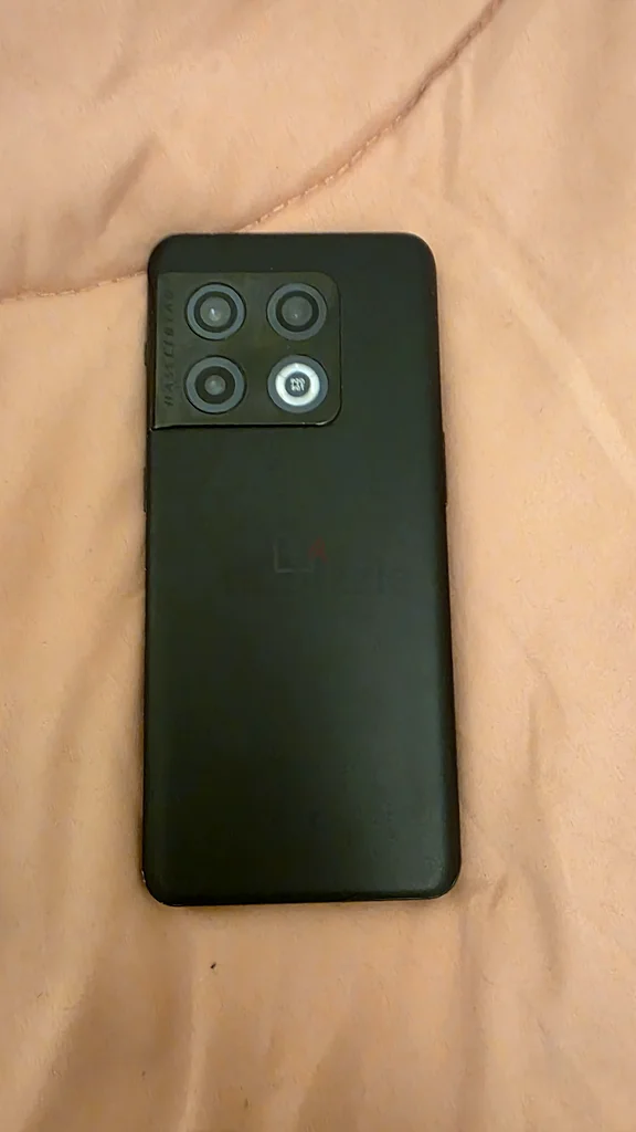 هاتف OnePlus 10 Pro بسعة 256 جيجابايت وذاكرة 12 جيجابايت في حالة ممتازة!63216839121539111