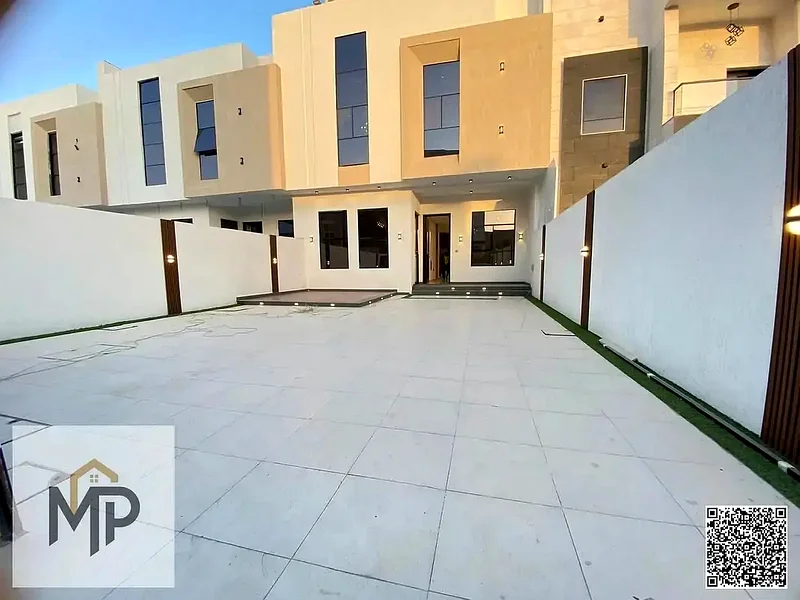 Spacious villa for sale including registration fees, consisting of 2 floors, roof, 2 halls, living room, 5 master bedrooms, built-in wardrobes,63251871894787111