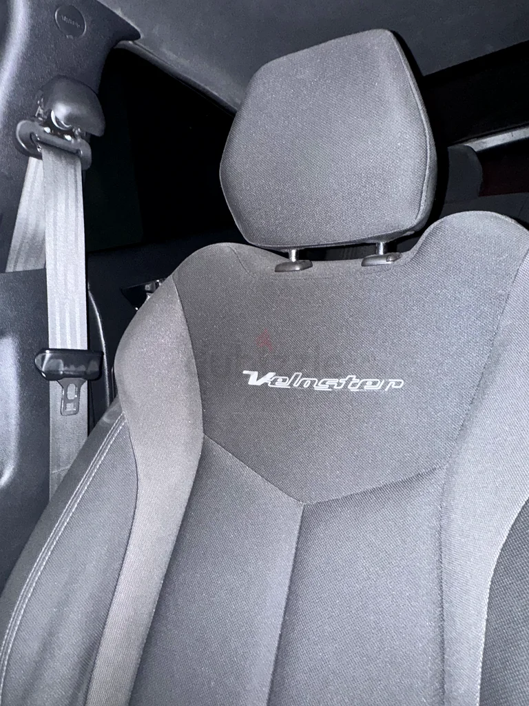 Hyundai veloster63170839718402113