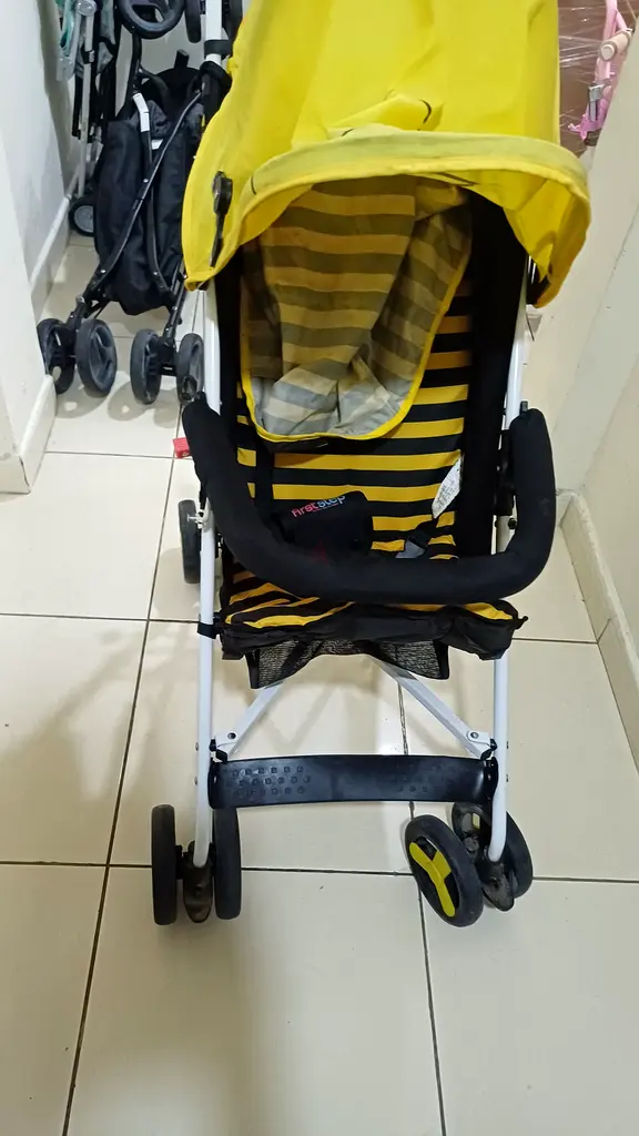 Lightweight Yellow Stroller for Effortless Walks!63204848577793111