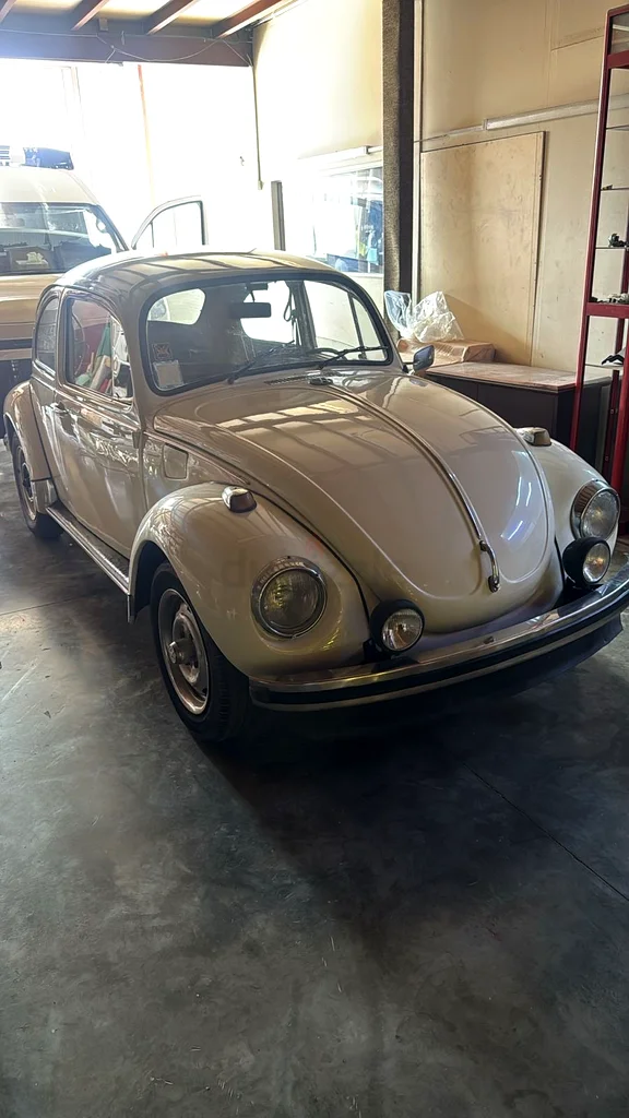 Volkswagen Super Beetle 1971 very good condition631397097095711118