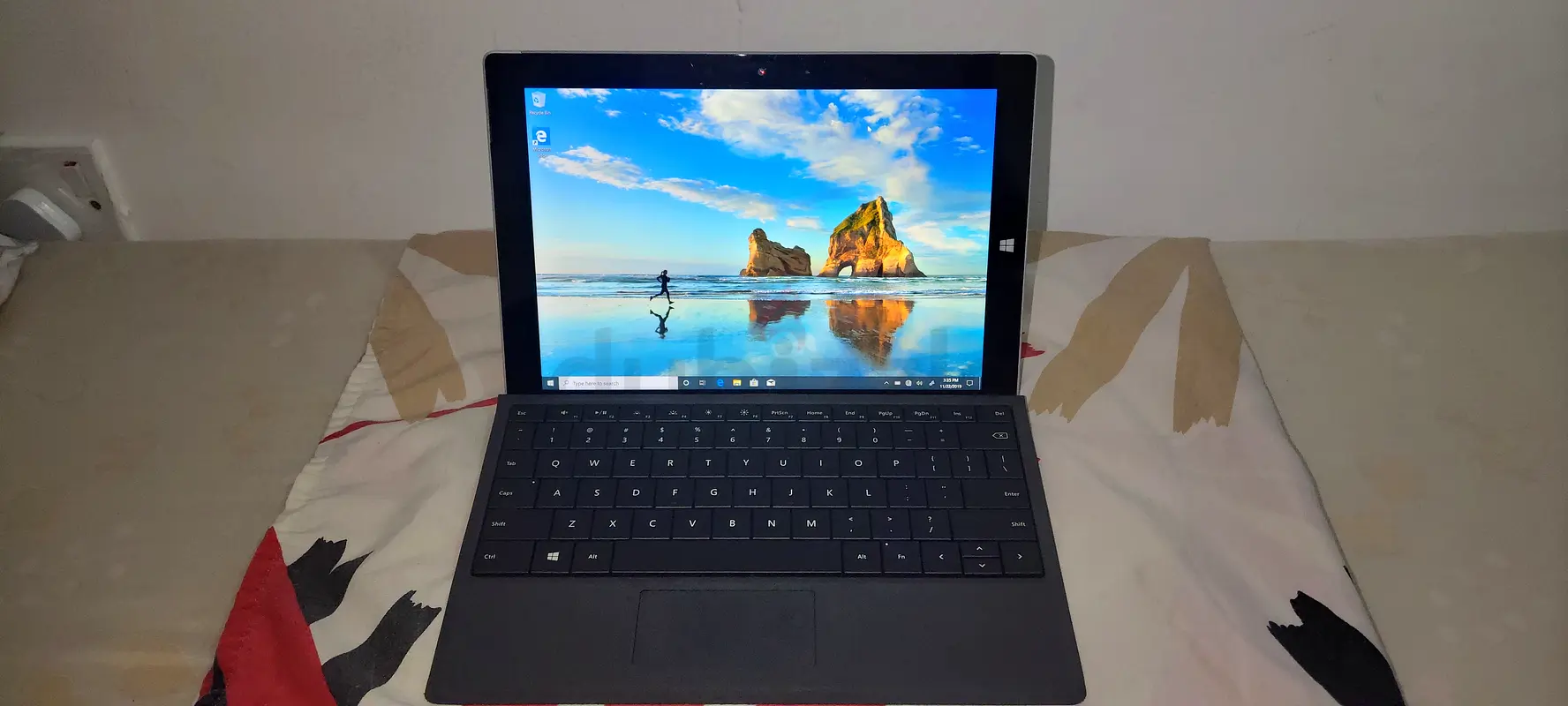 Microsoft Surface 3 - A Versatile 2-in-1 Laptop63257120438915110
