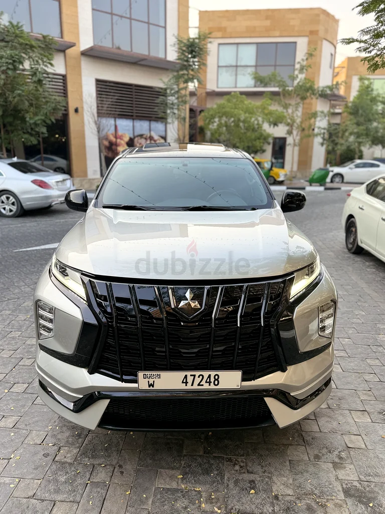 ميتسوبيشي مونتيرو (نسخة توقيع)63224310560259112