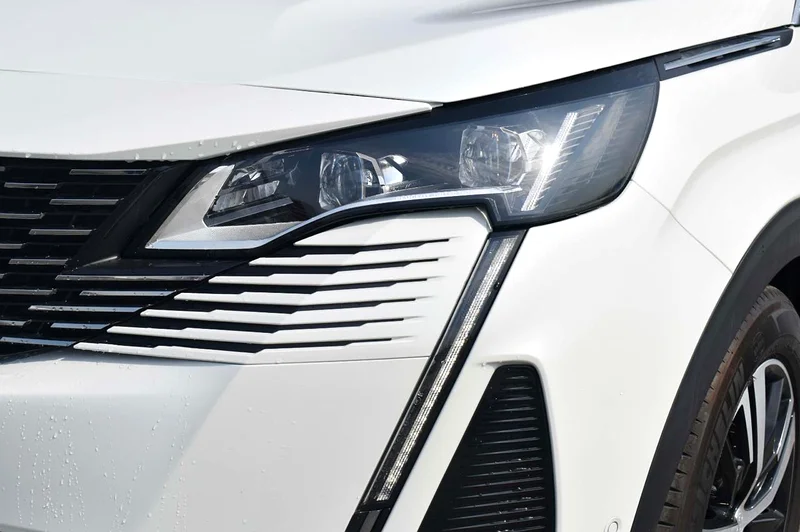 Peugeot 5008 1.6L Turbo GT Line Full option AT63221302828546114