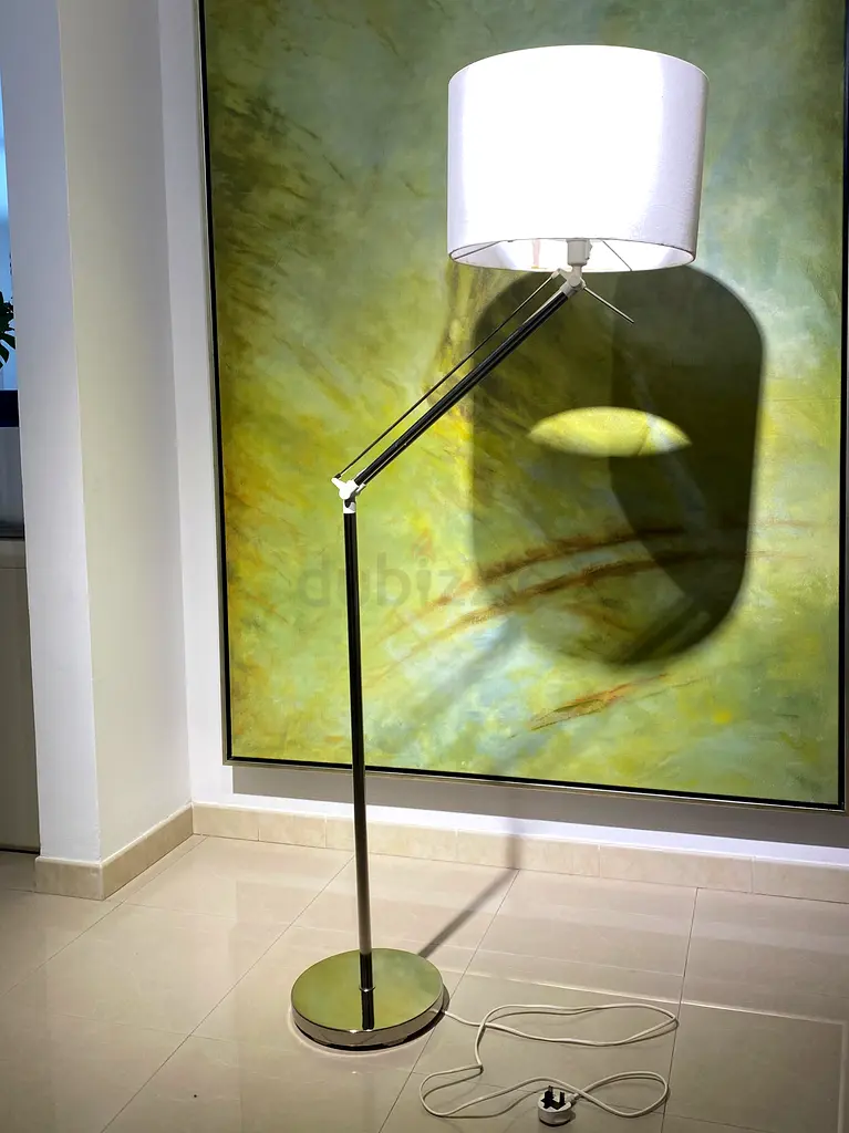 Floor lamp63218308475906112