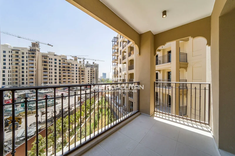 Spacious Unit | Open Plan | Sleek Design63730615979521110