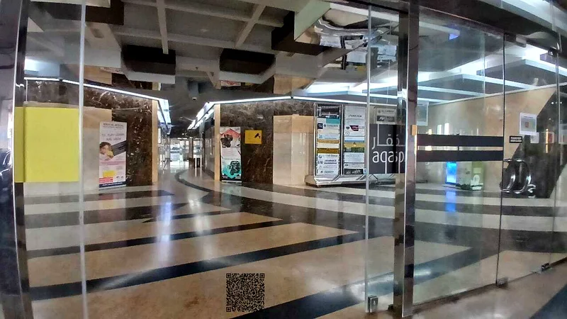 EMPTY OFFICE SEA VIEW FOR SALE WITH PARKING AND GLASS PARTITIONS VERY631846926388491125