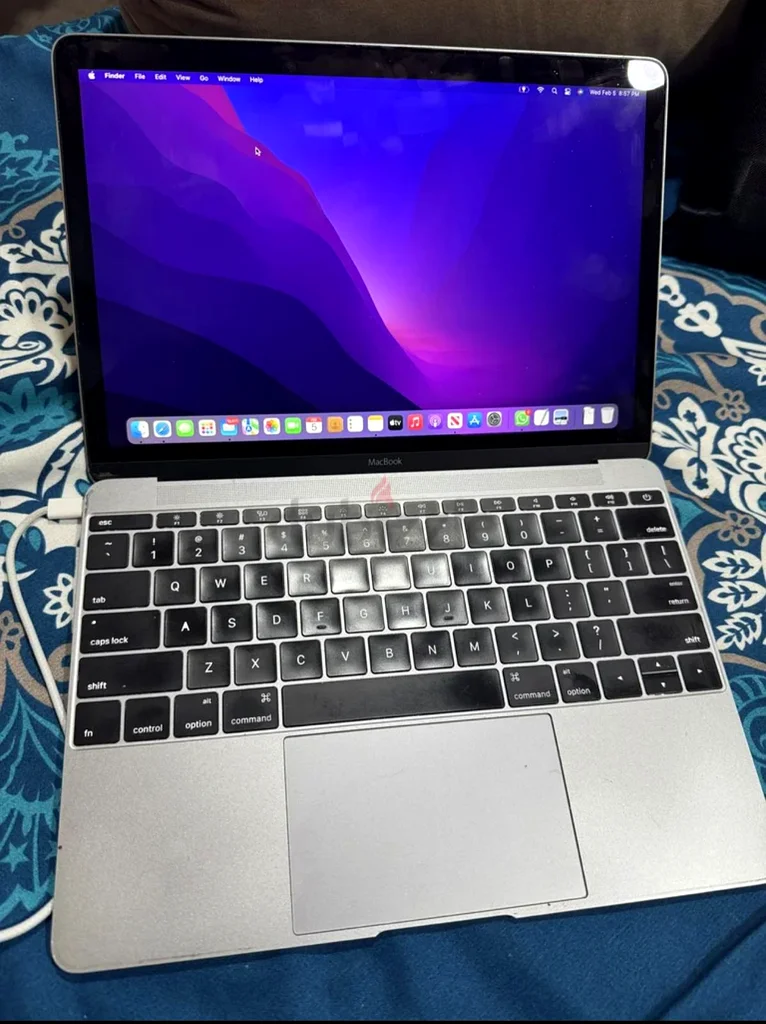 ماك بوك إير أنيق - مثالي للعمل واللعب!63257636664065113