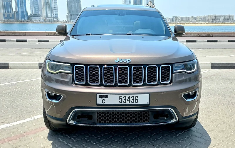 2017/ جراند تشيروك/ محدودة/ V8/ 5.7 هيمي/ خليجي/ طلاء أصلي 100% / تم الصيانة بالكامل63172197174017112