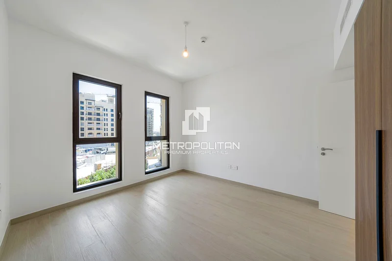 Spacious Unit | Open Plan | Sleek Design63730615979521114
