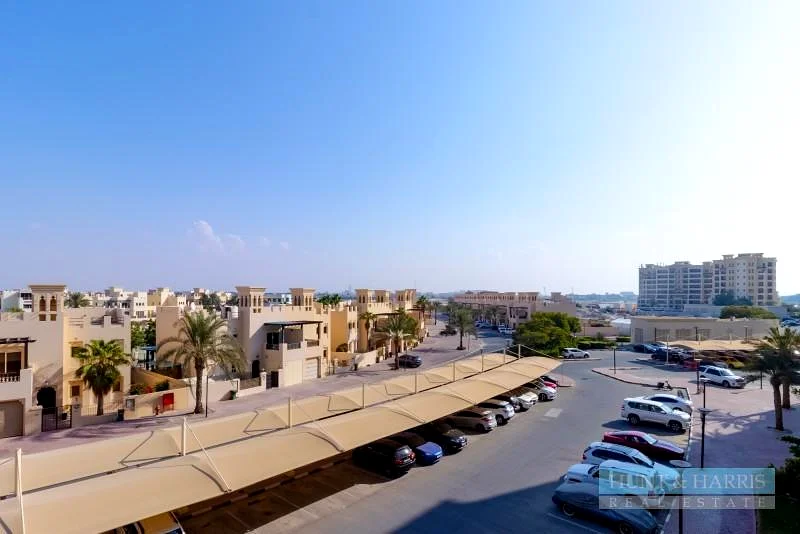 ستوديو للبيع في قرية الحمرا - منظر رائع على البحيرة63859725411715111