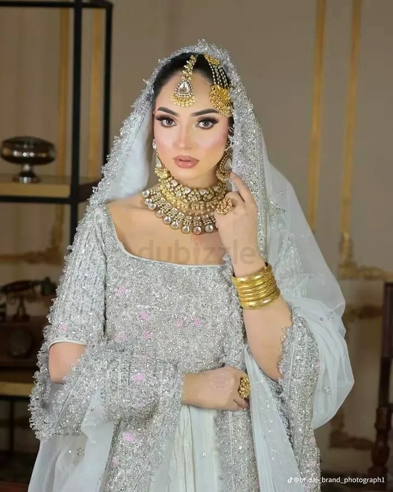 Glamorous Traditional Wedding Dress with Exquisite look63241669722370112