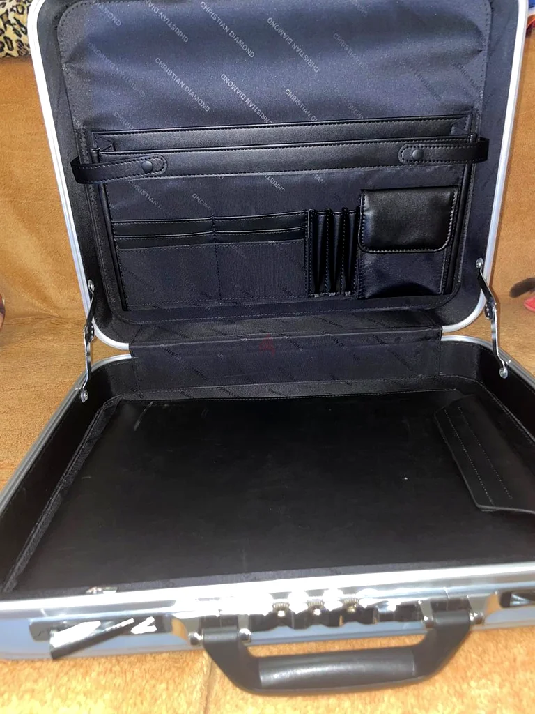 Executive Briefcase with laptop pouch63239619300611111