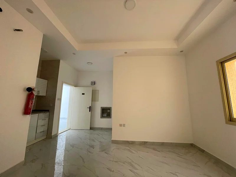 فرصة استثمار رائعة! مبنى بسعر جيد مع توفر جميع الخدمات.63194576426242111