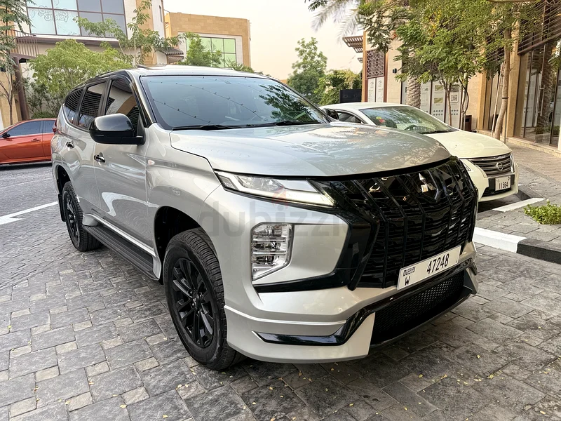 Mitsubishi Montero (Signature Edition)632243105602591115
