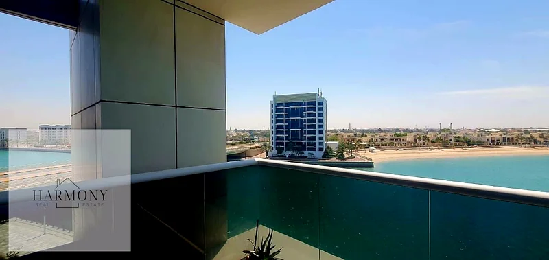 وحدة ركنية مميزة تطل على الماء | وسائل راحة على طراز المنتجعات | مناسبة للحيوانات الأليفة | وصول مباشر للشاطئ63861749705346111