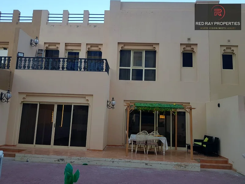 فيلا رائعة مكونة من 3 غرف نوم للبيع في الحمرا63858776167170110