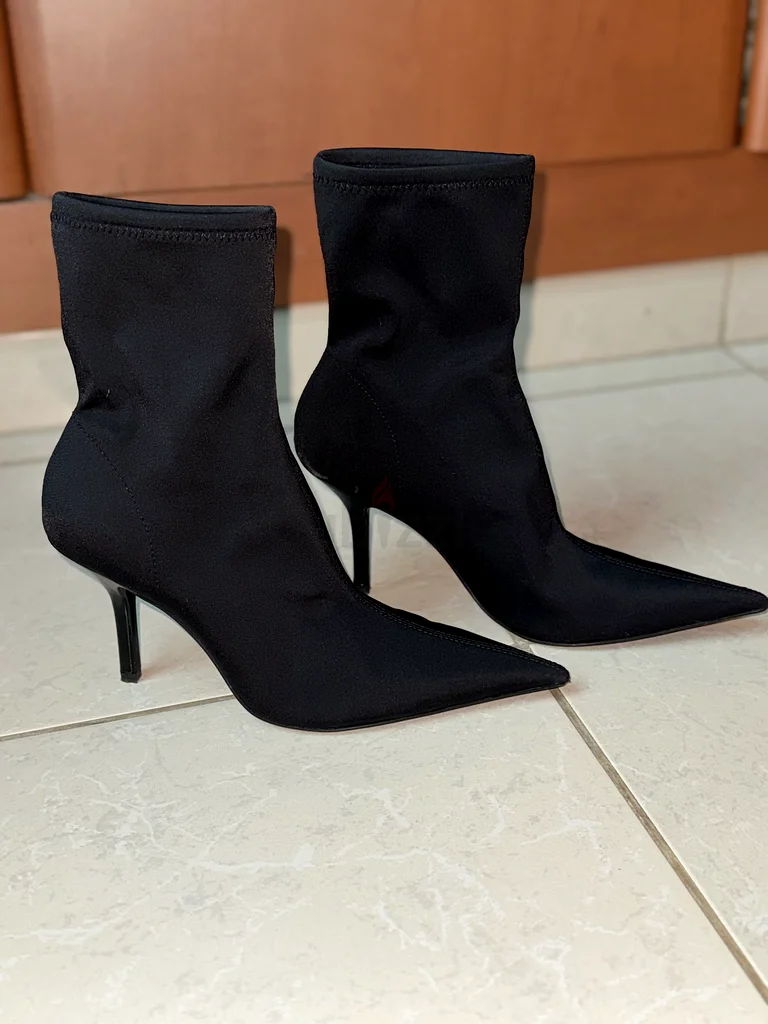 Chic Black High Heels - Elevate Your Style!63238108450690113