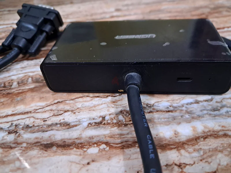 محور/مُقسّم VGA لتوصيل الحاسوب/الشاشة/التلفاز الذكي من UGREEN63260749216001111