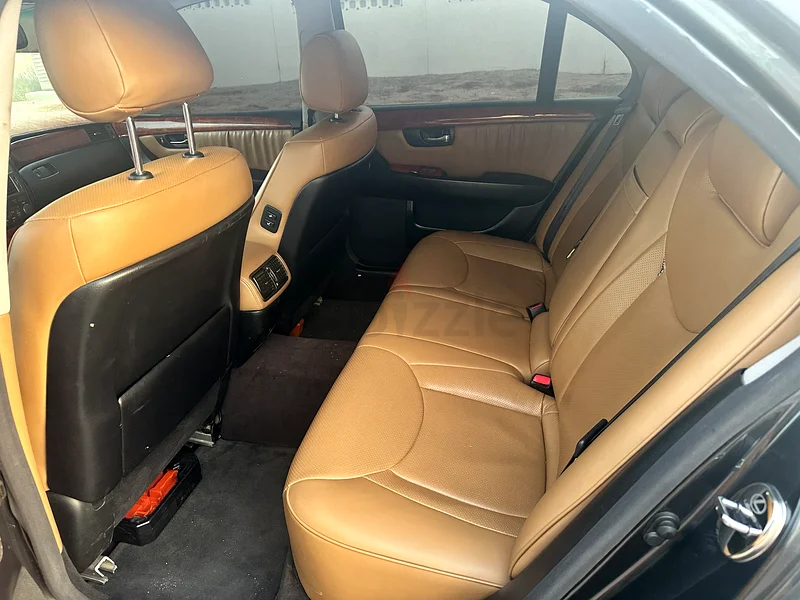 Neat and clean car no need to spend anything on it Insurace transfferable63155551466883113