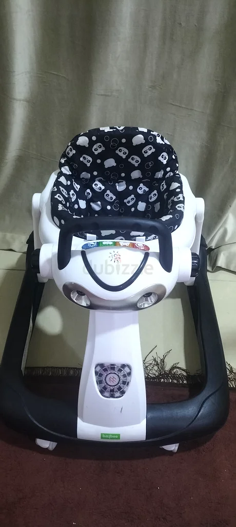 Baby walker Excellent condition63204259535747113