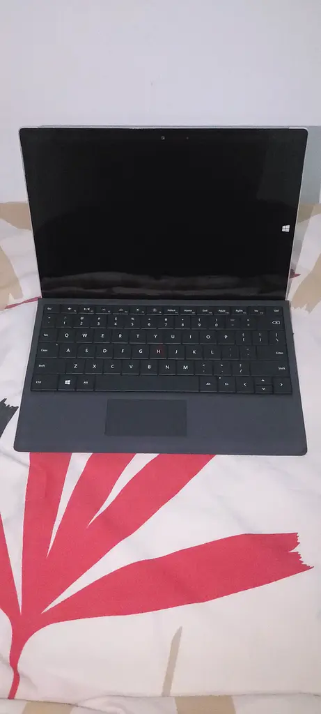 Microsoft Surface 3 - A Versatile 2-in-1 Laptop63257120438915112