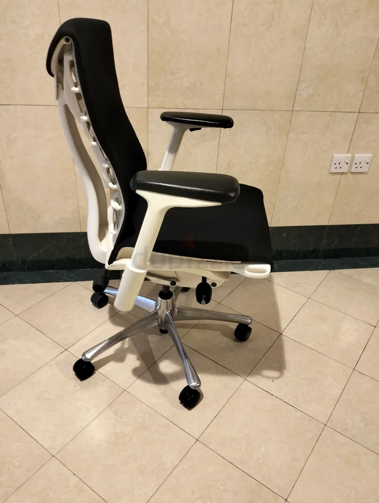 بيع كرسي هيرمان ميلر إمبودي، بحالة جيدة، يبدو جديدًا، متوفر63217823493633111