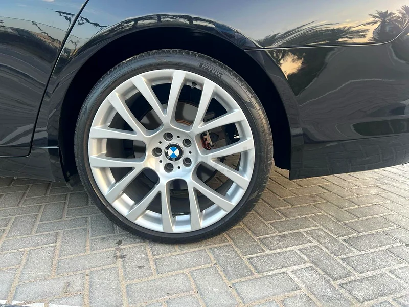 BMW740Li •Engine Swapped •Full Option • No Accidents
BMW740Li • مكينة جديدة • فل أوبشن • بدون حوادث63160610434690114