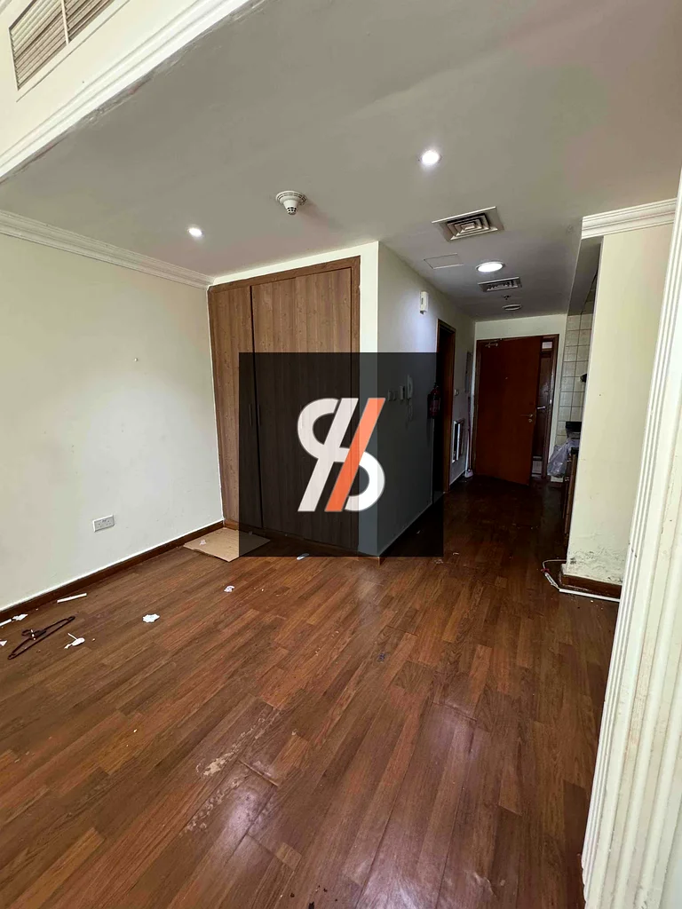 Studio available for sale63170398414467113
