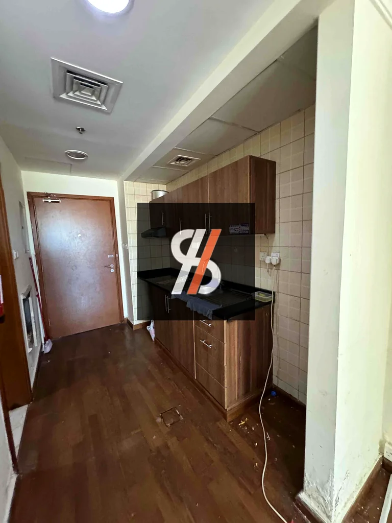 Studio available for sale63170398414467112