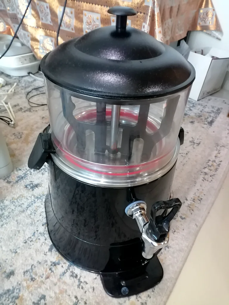 Hot chocolate machine63253479417985111