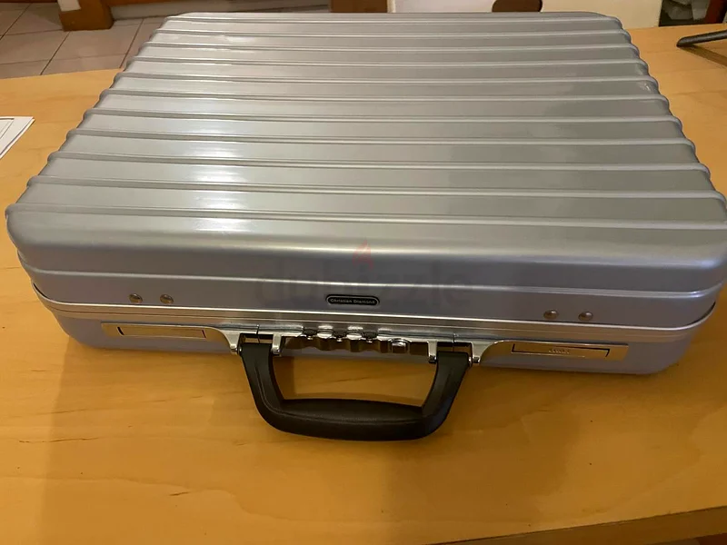Executive Briefcase with laptop pouch63239619300611112