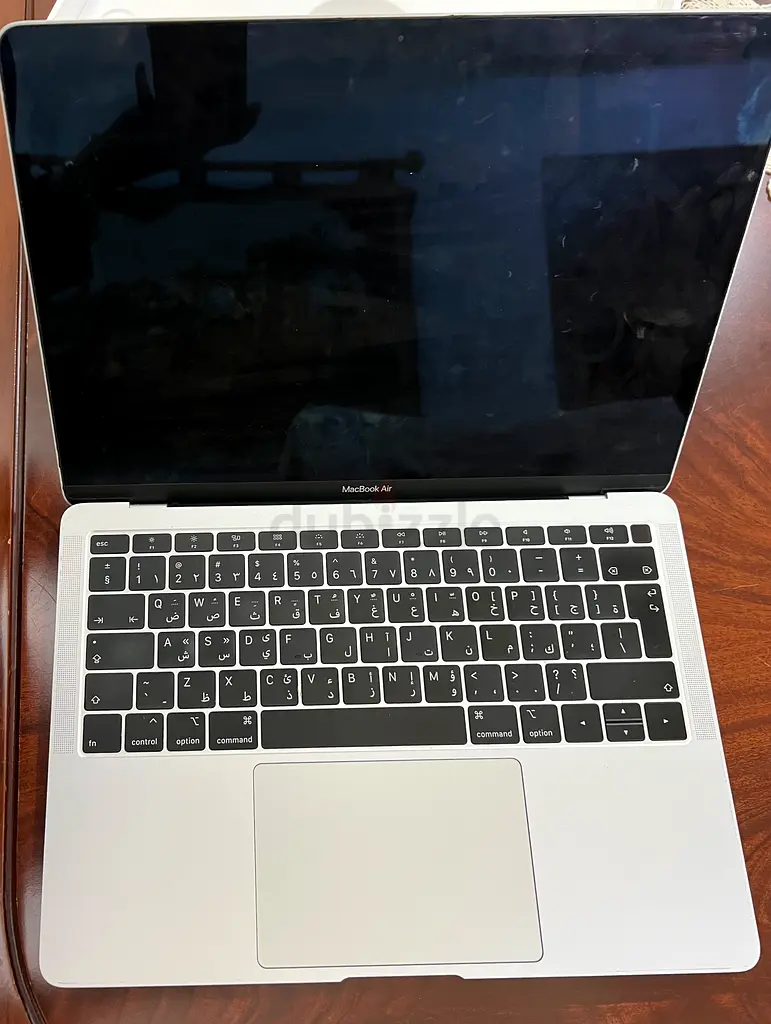 Sleek Apple MacBook Air63254994685697111