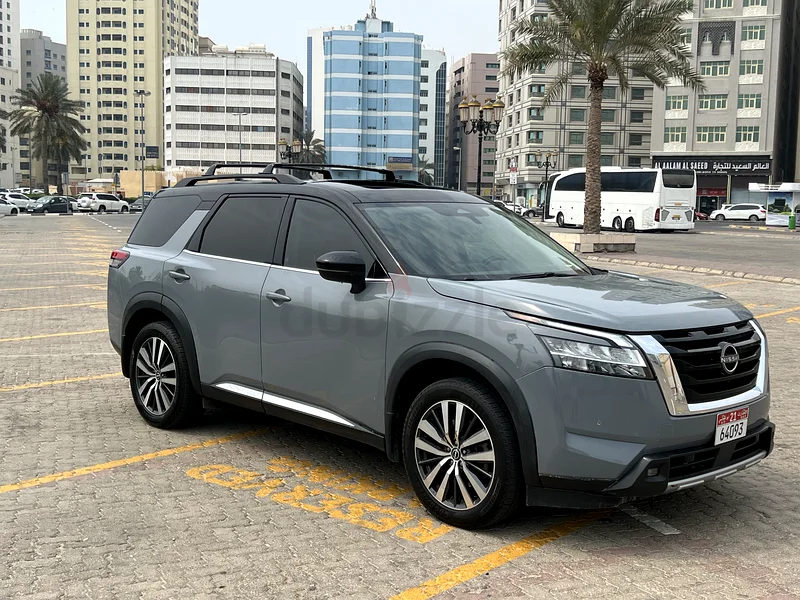 Pathfinder 2022 Platinum with 5-camera 360 self-driving and great colors63137335041154113