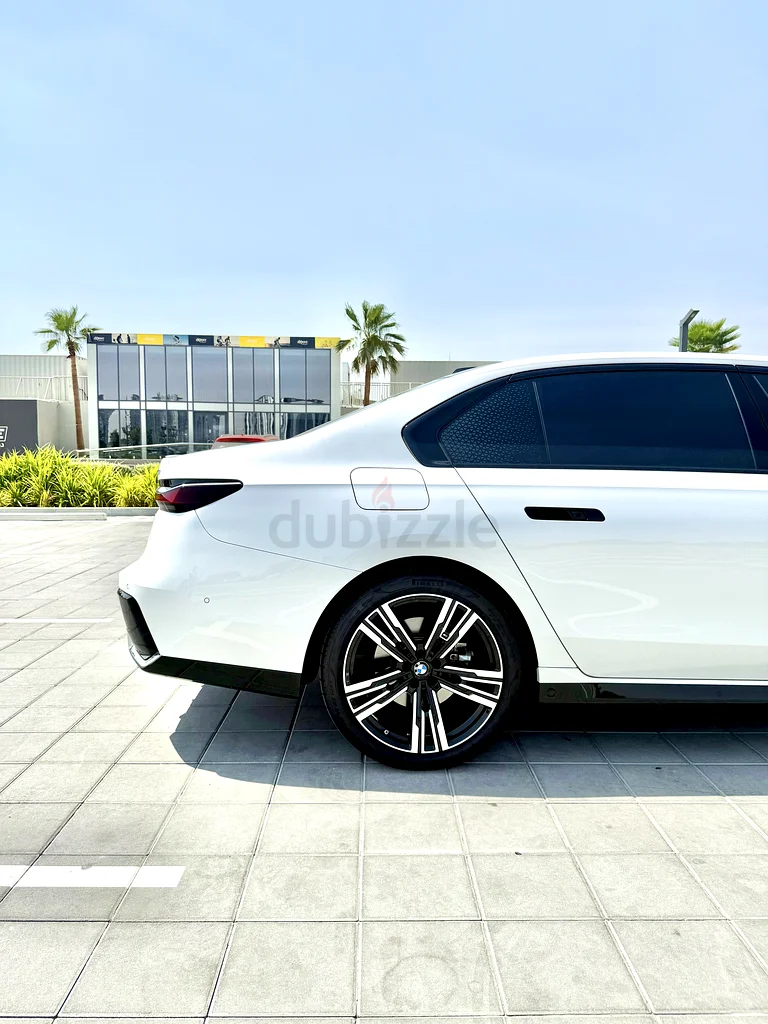 BMW 735i 2024 M Sport Individual GCC 1st owner63158800551809113
