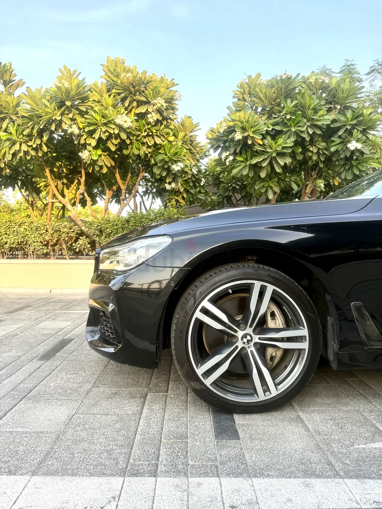 BMW 750i XDrive 2016 Minor Accident63142135170306114