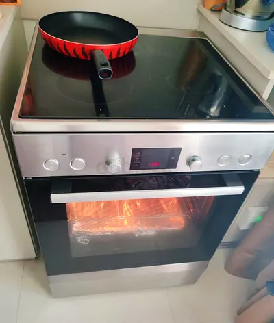 Bosch 4 Ceramic Hubs Electric Cooker stove  60x60cm