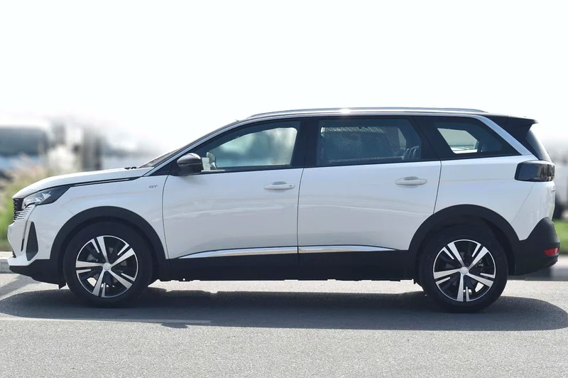 Peugeot 5008 1.6L Turbo GT Line Full option AT63221302828546112