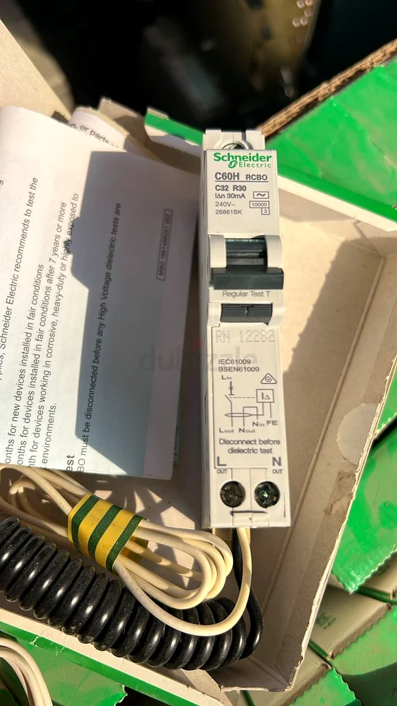 مفتاح دائرة كهربائية من شنايدر إلكتريك RCBO - حماية موثوقة لاحتياجاتك الكهربائية!63257627800963111