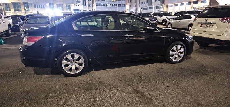 أكورد موديل 2009، قطعت 211000 كم، سبب البيع: تم حجز سيارة دفع رباعي63153701833857112
