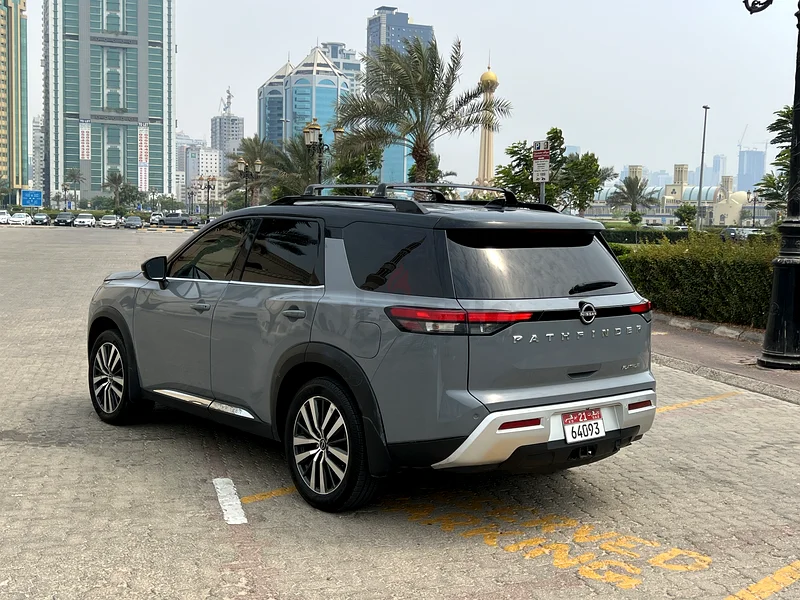 Pathfinder 2022 Platinum with 5-camera 360 self-driving and great colors63137335041154114