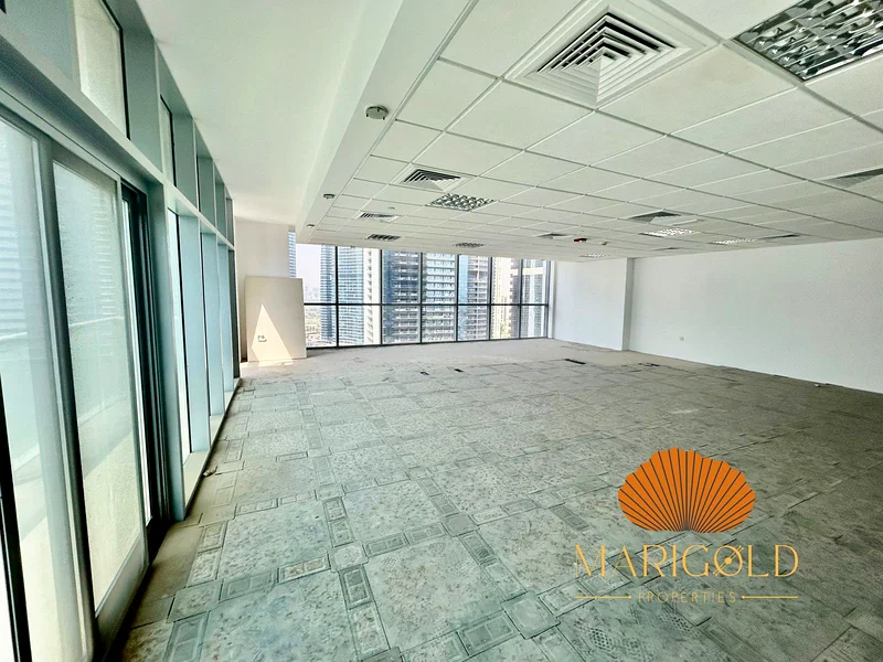 منظر كامل للبحيرة | شاغر | مبنى مميز63184689825794111