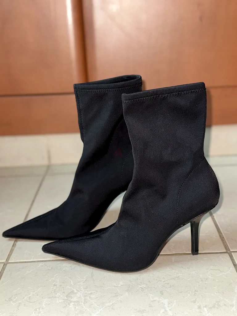 Chic Black High Heels - Elevate Your Style!63238108450690111