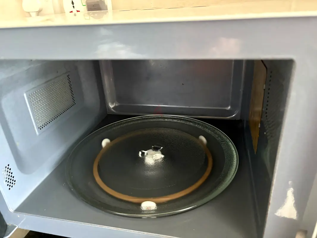 LG Microwave63248756663683110