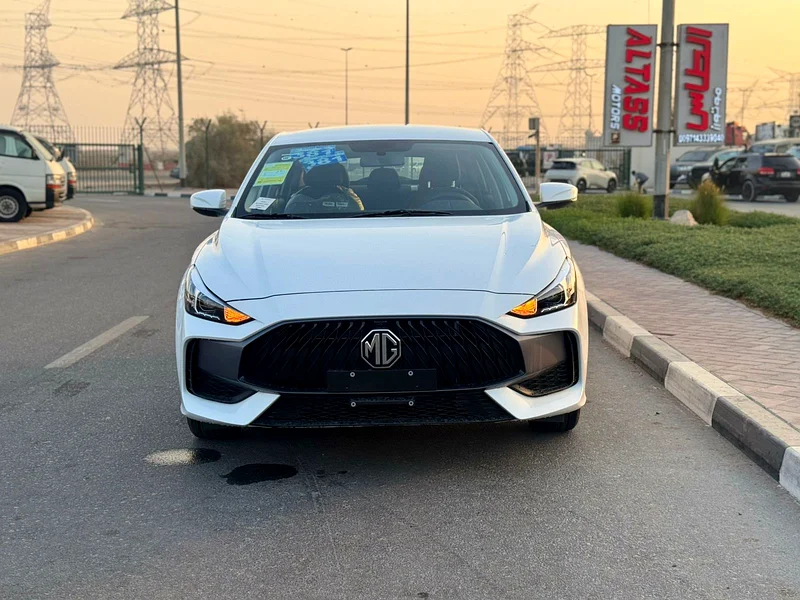 محرك MG 5 سعة 1.5 لتر مع ناقل حركة يدوي، طراز 2025631775761876501126