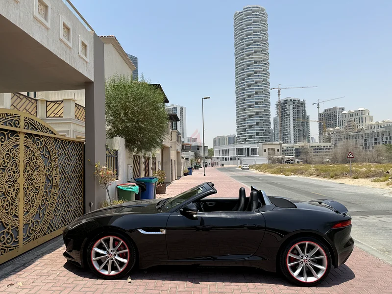 جاغوار F-Type مكشوفة من مواصفات الخليج، نظيفة جدًا وقليلة الاستخدام.63175702181761114
