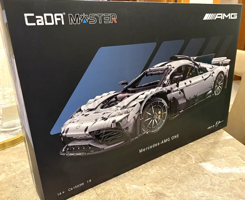 نموذج سيارة مرسيدس AMG ONE بحجم 1:8 من شركة CaDA - جديد بالكامل63176193549571111