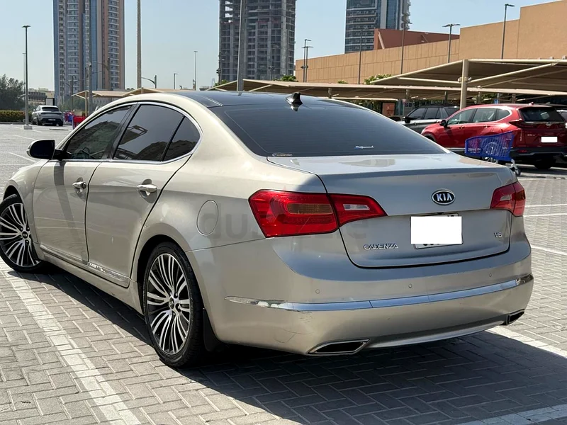 Kia Cadenza Panorama V6 3.5L Model 201263224311634563114